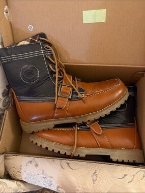 Men's Two-Tone Brown and Black Lace-Up Leather Buckle Boots